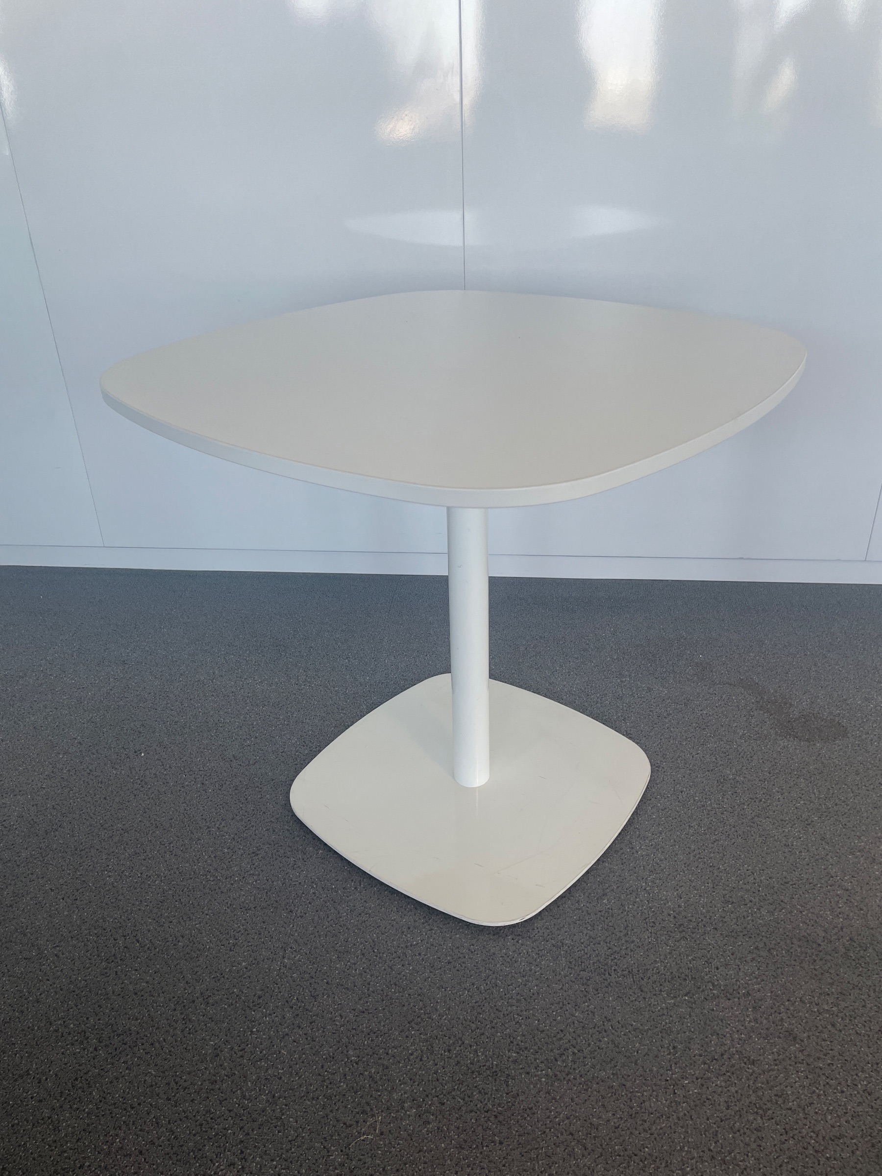 Eneadesign 80cm White Plastic Metal Coffee Table product image 1