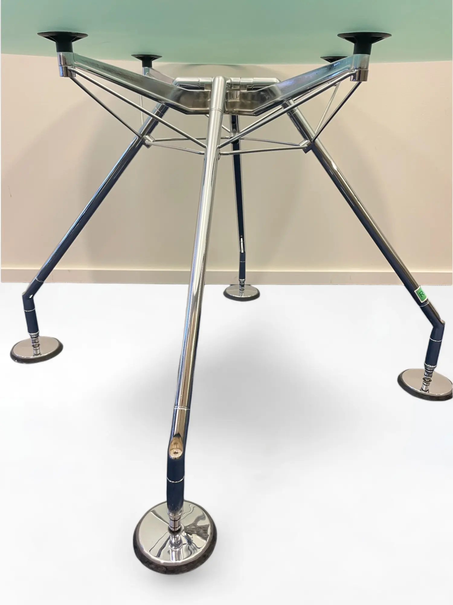 Vitra NORMAN FOSTER 1935 'Nomos' Table for Tecno 1986 - 120cm opaque glass product image 1