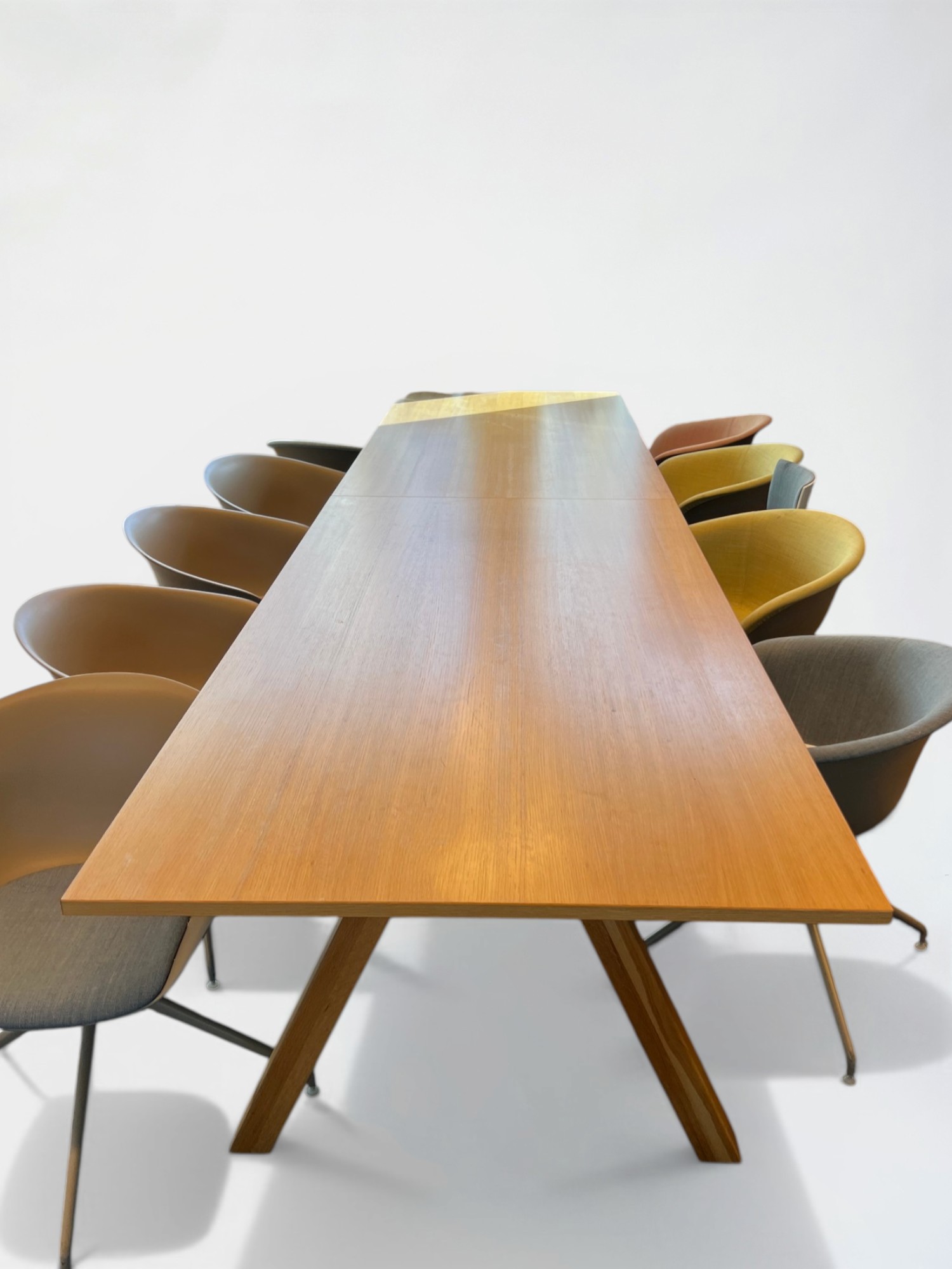 400 cm Martela Frankie meeting Table with oak legs product image